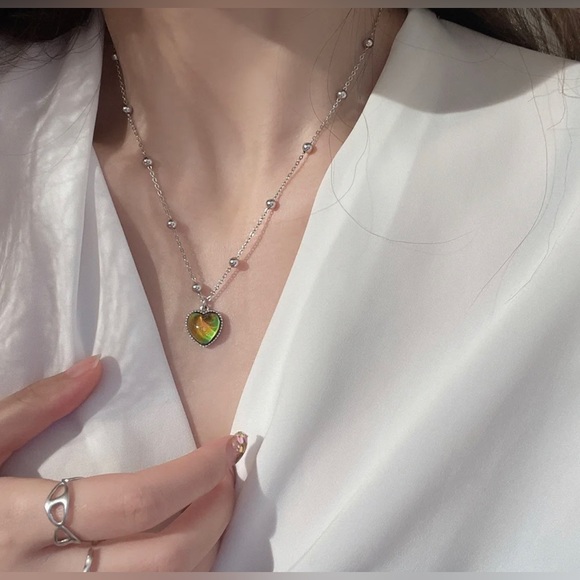 Fashionable Stainless Steel Necklace Color Changing Heart-Shaped Mood Pendant - Picture 4 of 14